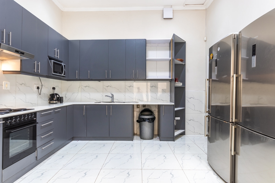 To Let 8 Bedroom Property for Rent in Observatory Western Cape